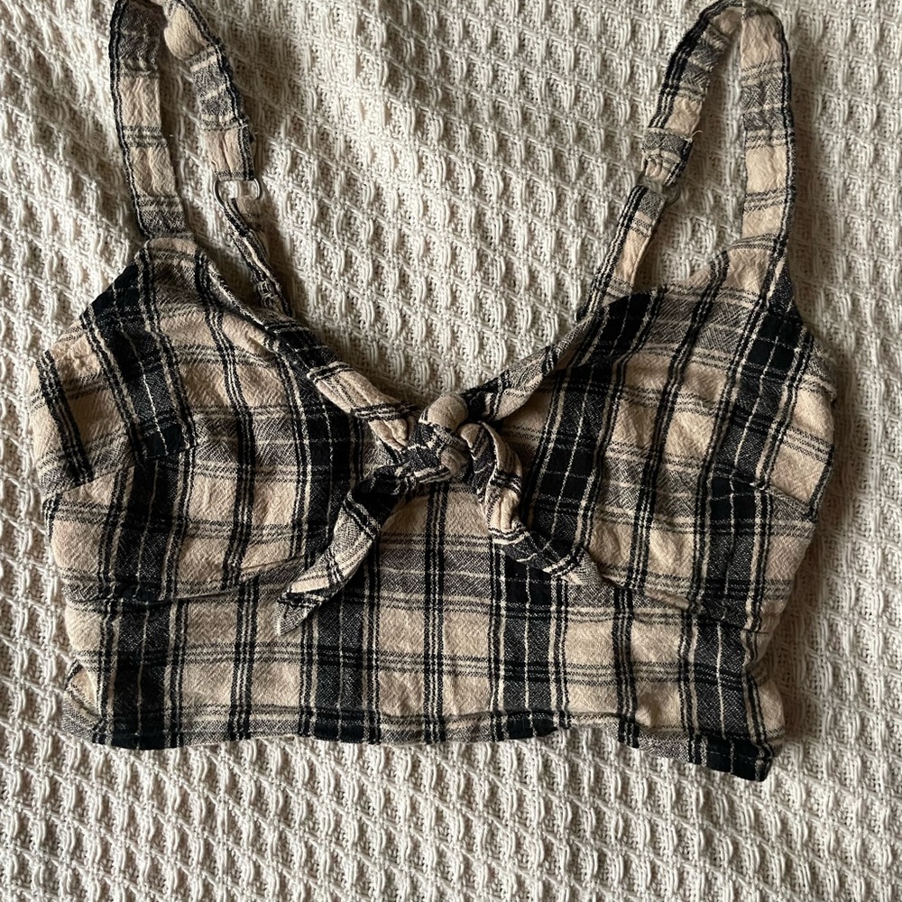 Hollister Black and Beige Crop Tie Front Tank Top